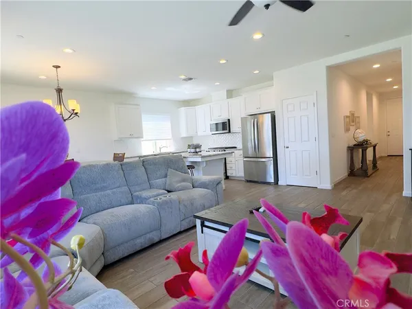 $420,000 | 1620 West Porter Avenue, Visalia, CA 93291