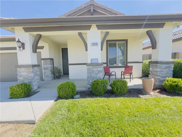 $420,000 | 1620 West Porter Avenue, Visalia, CA 93291