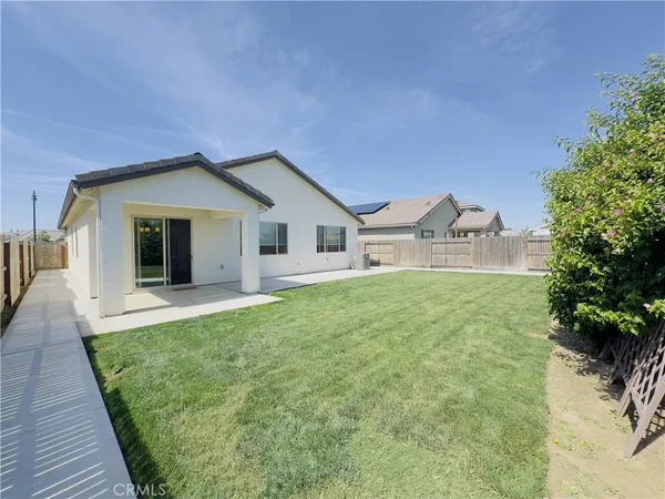 $420,000 | 1620 West Porter Avenue, Visalia, CA 93291