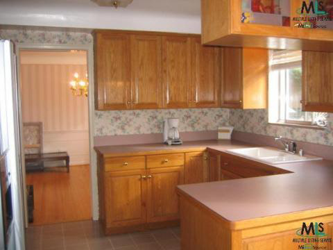 655 South Rosedale Court Grosse Pointe, MI 48236 - Photo 4 of 9 756477-3.JPG