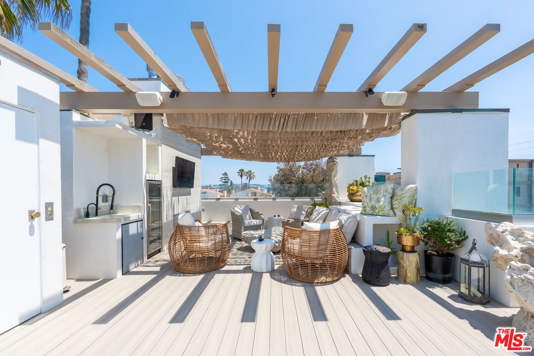 15 Reef Street Marina del Rey, CA 90292 - Photo 6 of 52