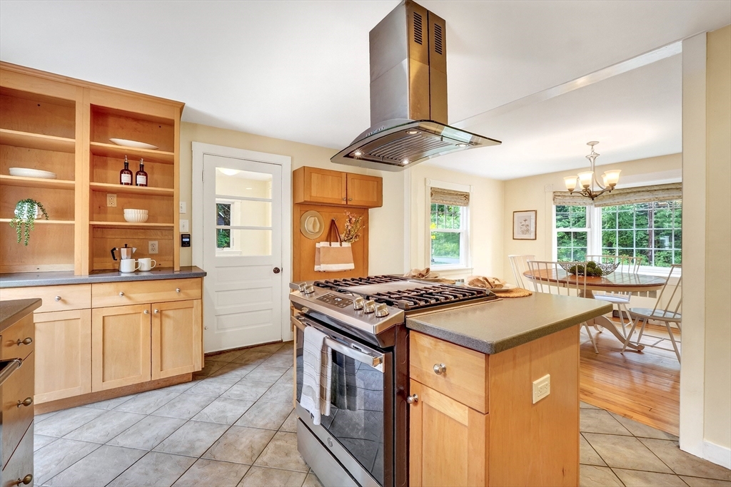 200 South Road Bedford, MA 01730 - Photo 3 of 31 Gallery Image 3