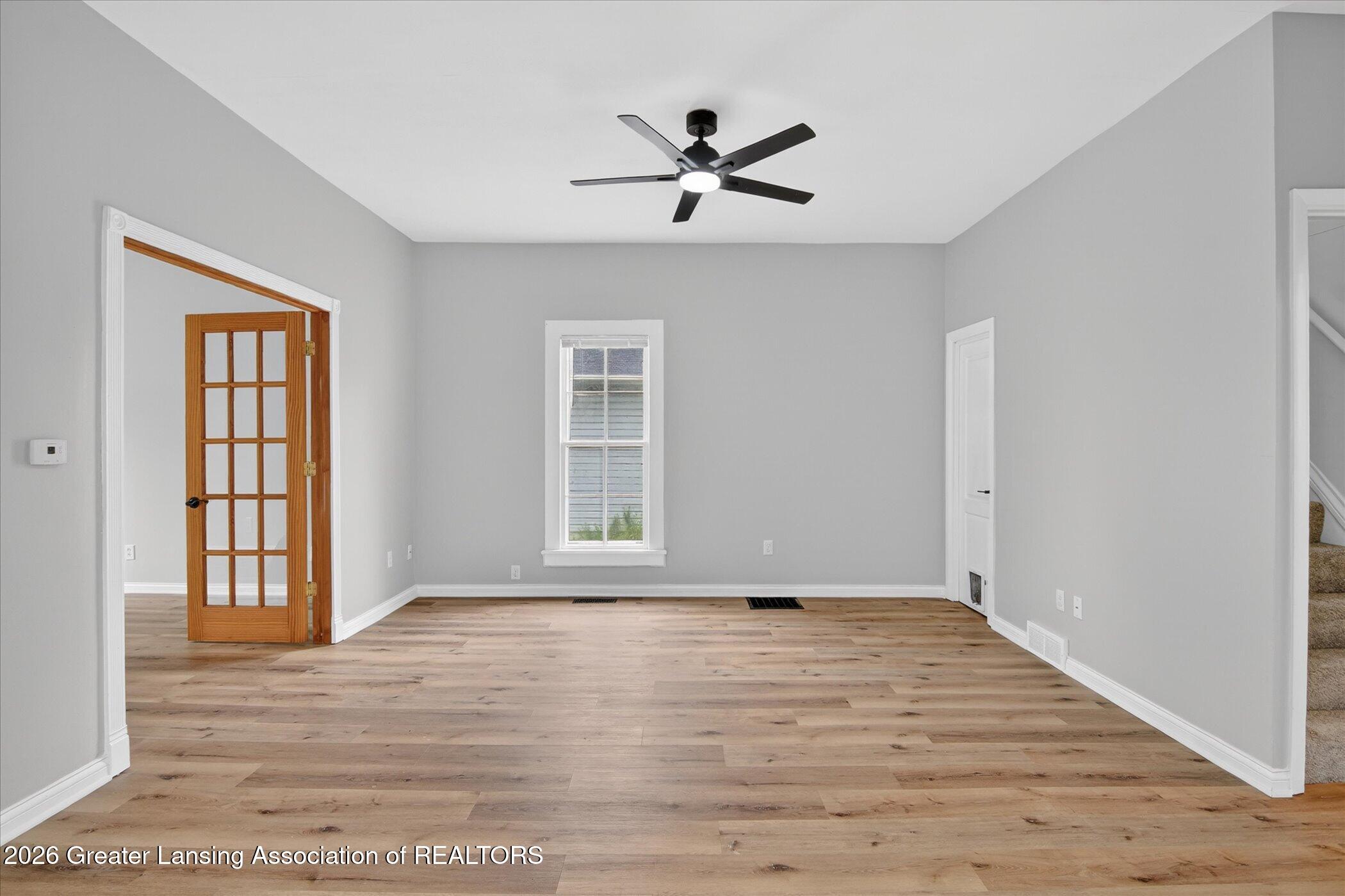 513 North Waterloo Avenue Jackson, MI 49201 - Photo 13 of 40 14-513-N-Waterloo-Ave-WindowStill