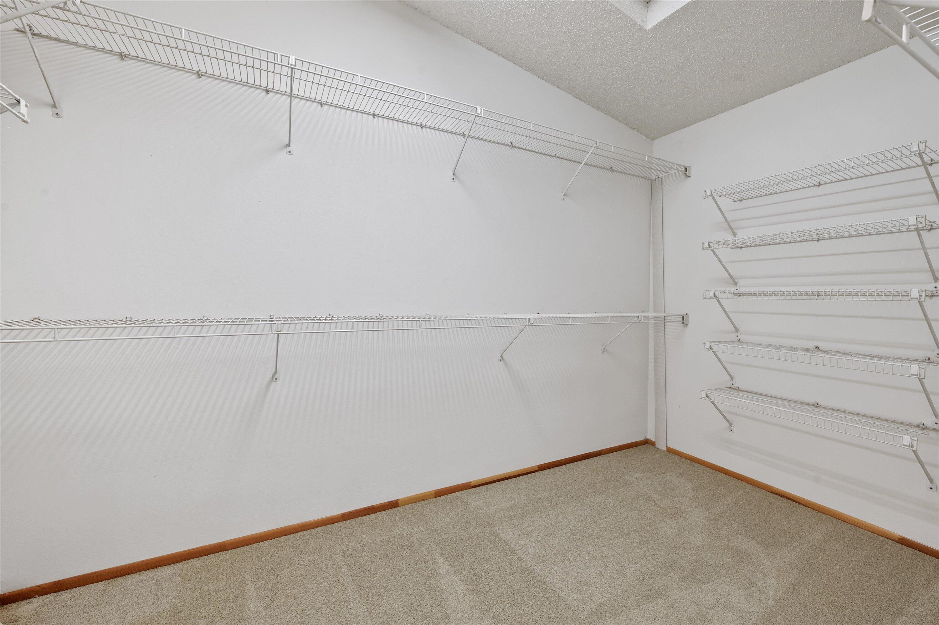 15661 West Ridge Road New Berlin, WI 53151 - Photo 17 of 32 21-DSC1225