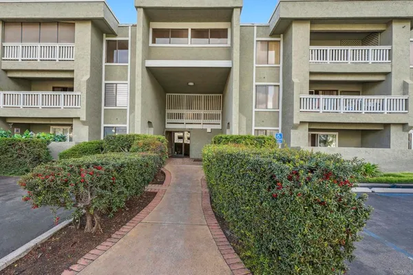 $400,000 | 1020 East Washington Avenue, Unit 88, Escondido, CA 92025