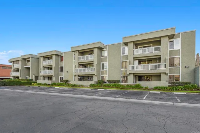 $399,000 | 1020 East Washington Avenue, Unit 88, Escondido, CA 92025