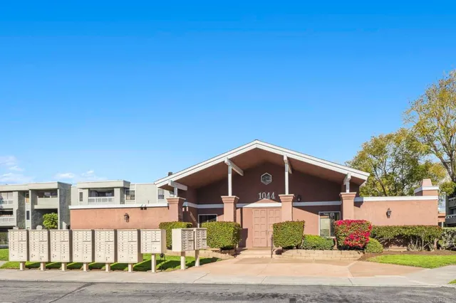 $399,000 | 1020 East Washington Avenue, Unit 88, Escondido, CA 92025