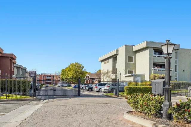 $399,000 | 1020 East Washington Avenue, Unit 88, Escondido, CA 92025