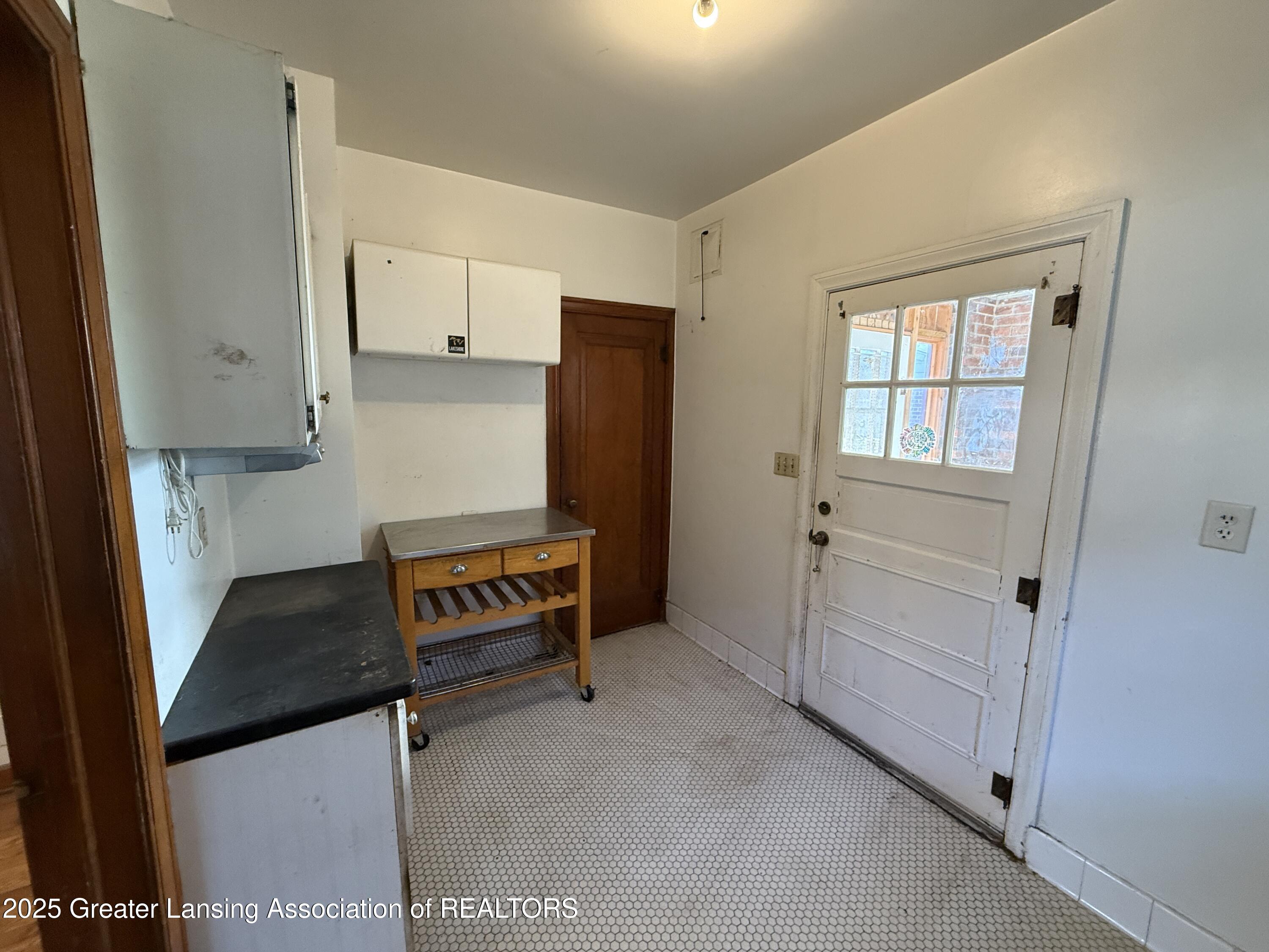 1016 Lake Lansing Road Lansing, MI 48906 - Photo 11 of 29 IMG_3114