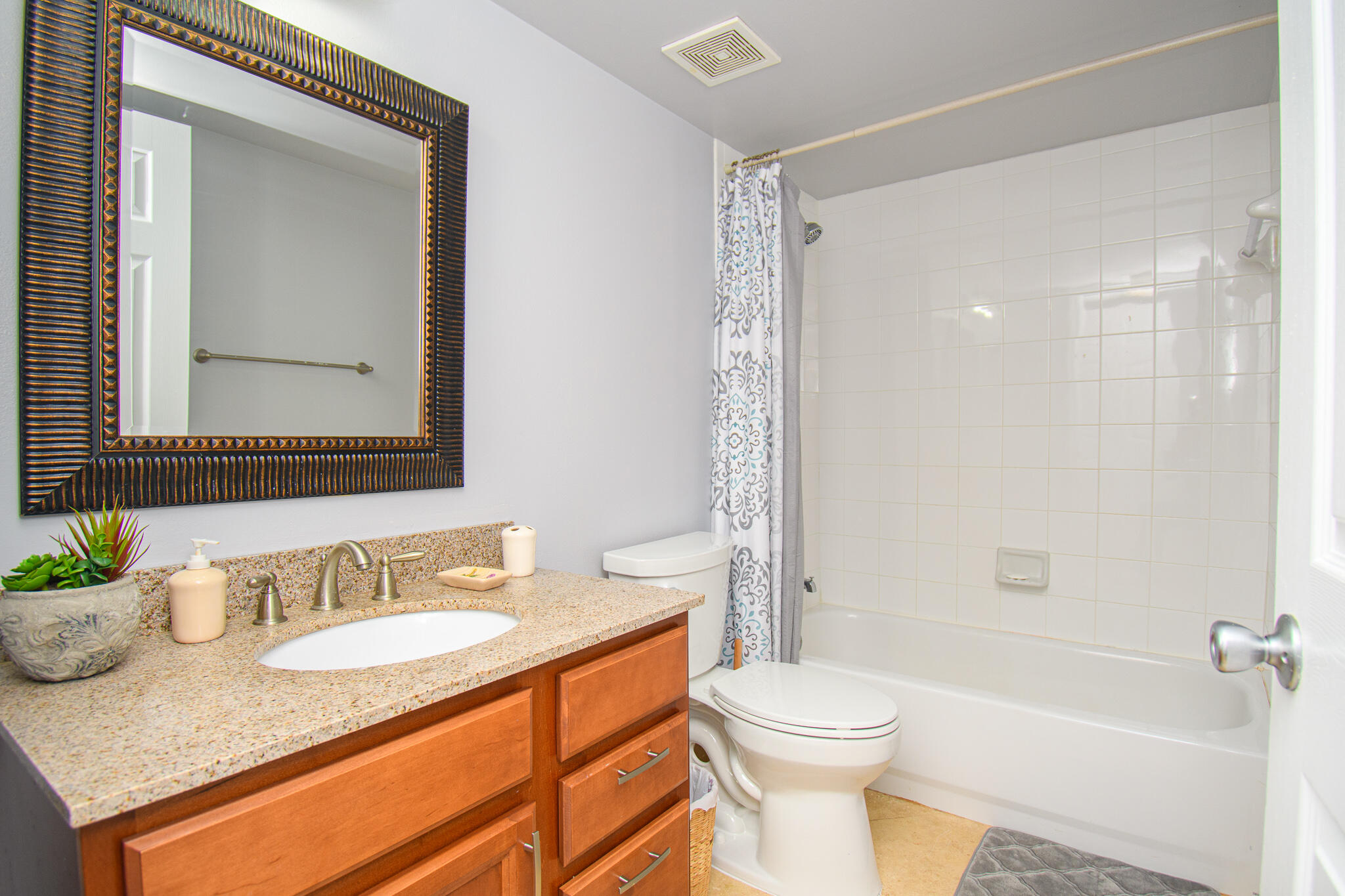 5051 Wiles Road, Unit 306 Coconut Creek, FL 33073 - Photo 20 of 27 DSC_1643