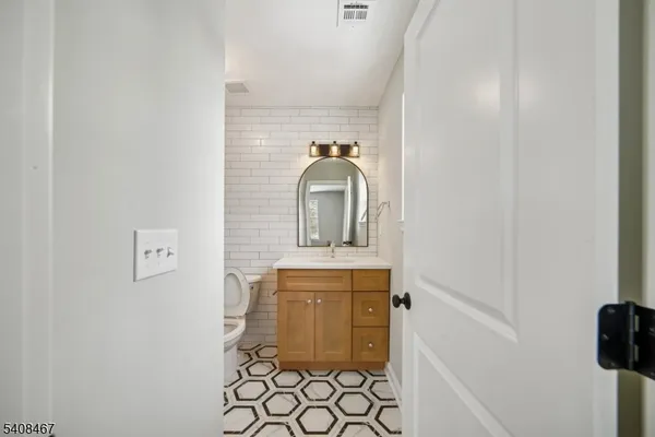 $2,995 | 97 Rose Terrace, Newark, NJ 07108