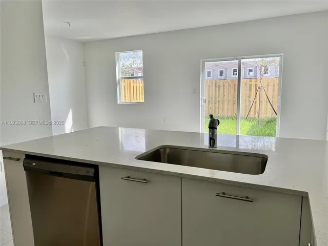 $3,275 | 12713 Northwest 24th Avenue, Miami, FL 33147