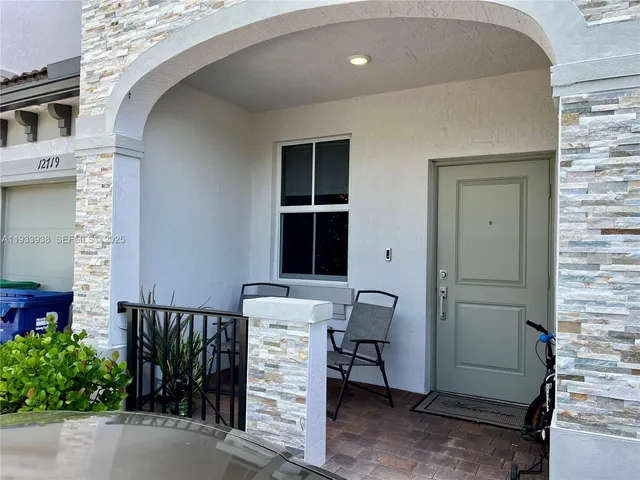 $3,275 | 12713 Northwest 24th Avenue, Miami, FL 33147