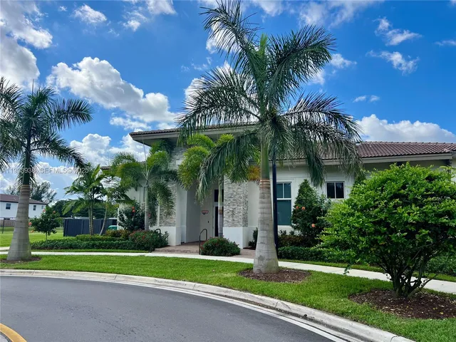 $3,275 | 12713 Northwest 24th Avenue, Miami, FL 33147