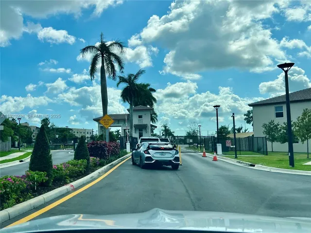 $3,275 | 12713 Northwest 24th Avenue, Miami, FL 33147