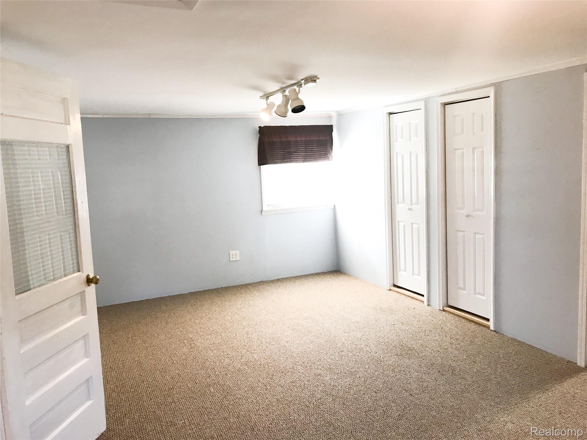 2410 Chicago Road Warren, MI 48092 - Photo 15 of 23 D9C59288-1BD6-407D-9FB7-57BE42489387.jpeg