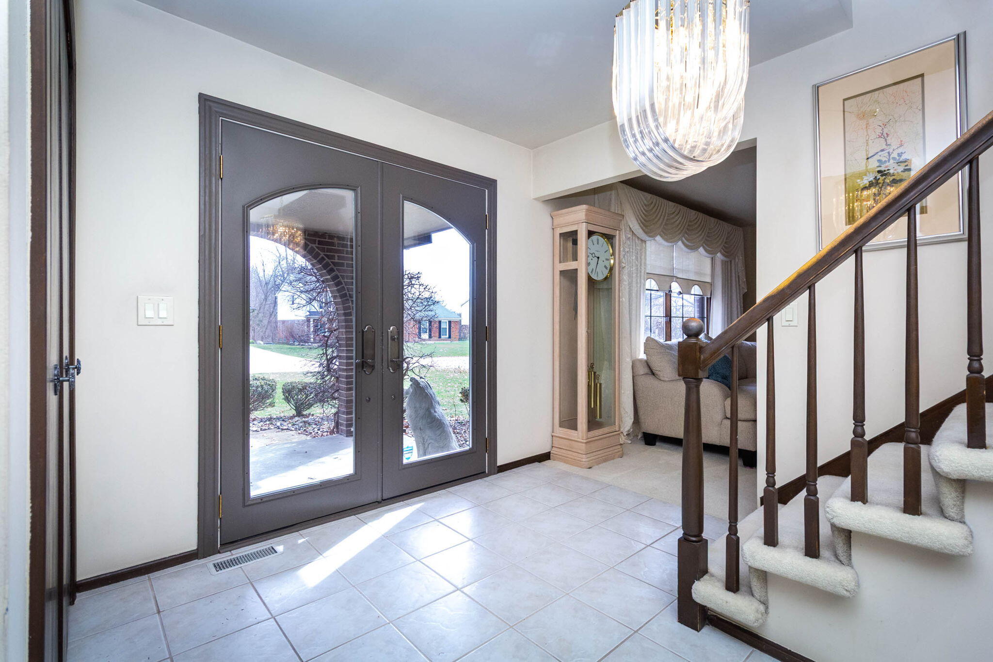 22175 Wingate Court Farmington, MI 48335 - Photo 12 of 44 Foyer entry