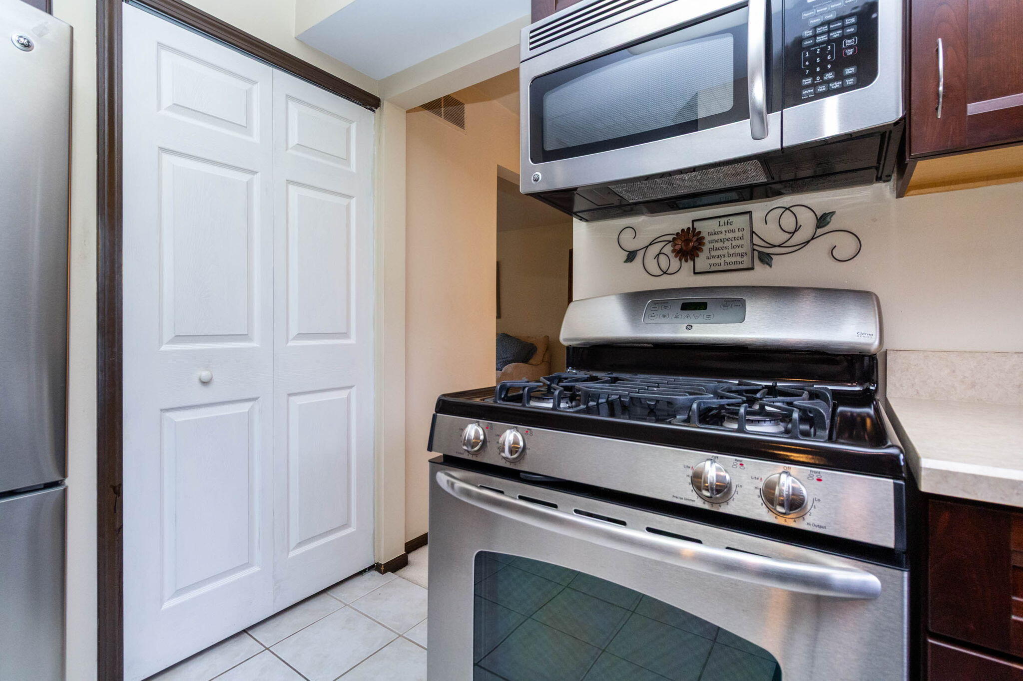 22175 Wingate Court Farmington, MI 48335 - Photo 17 of 44 Stainless appliances