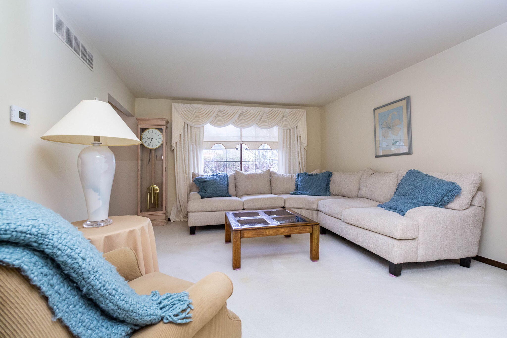 22175 Wingate Court Farmington, MI 48335 - Photo 23 of 44 Living Room