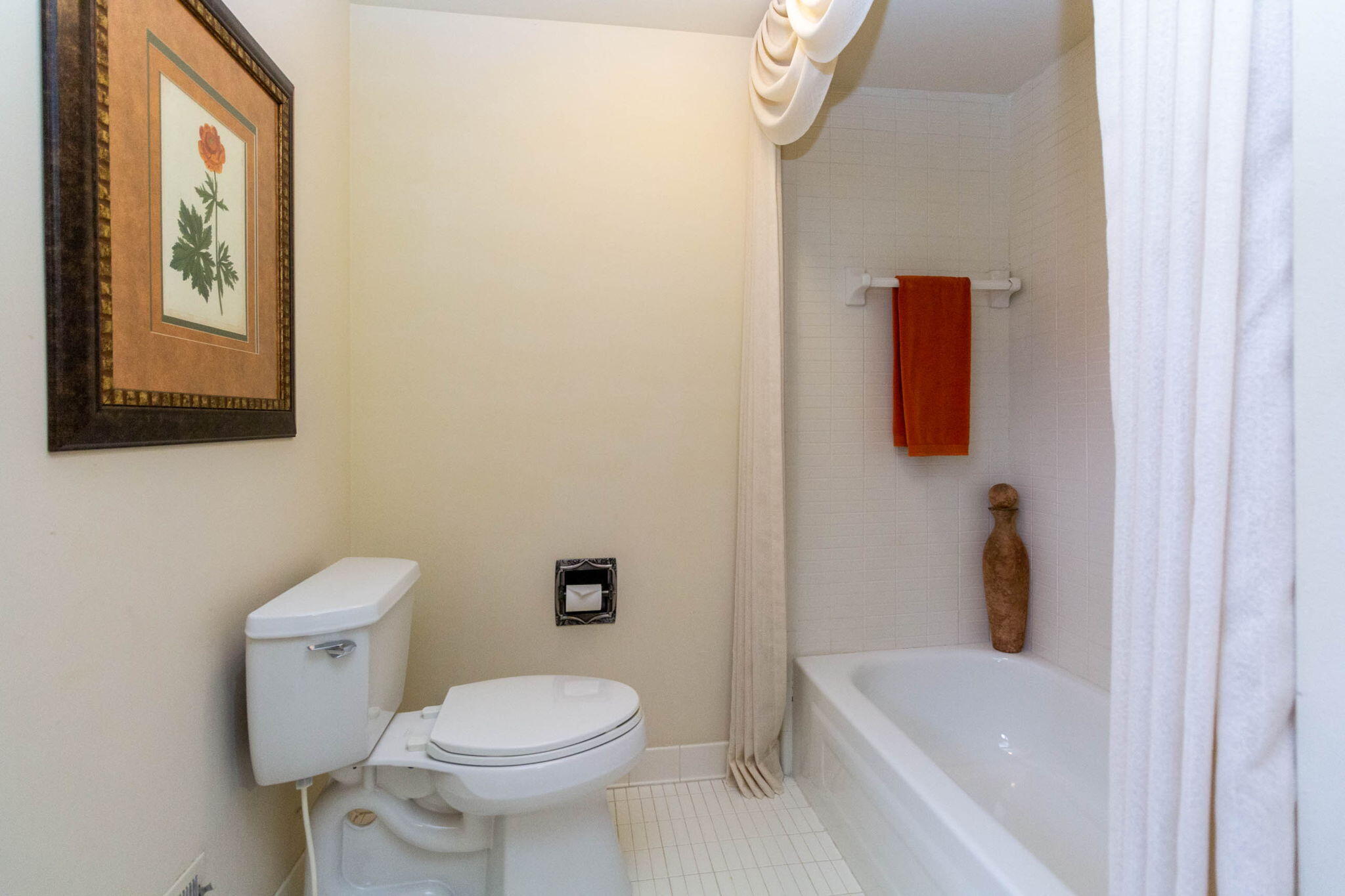 22175 Wingate Court Farmington, MI 48335 - Photo 40 of 44 Bath
