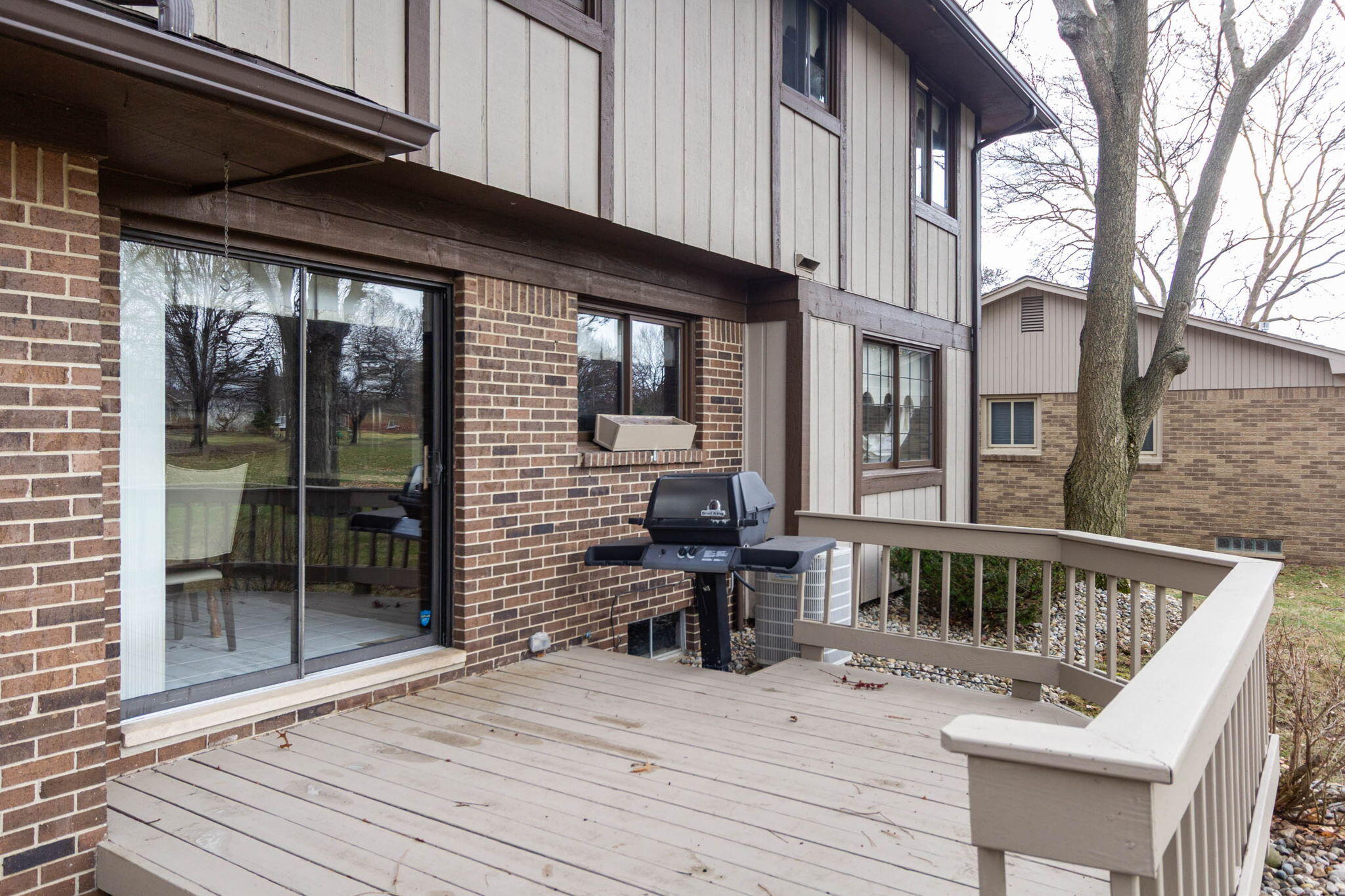 22175 Wingate Court Farmington, MI 48335 - Photo 6 of 44 Deck and BBQ