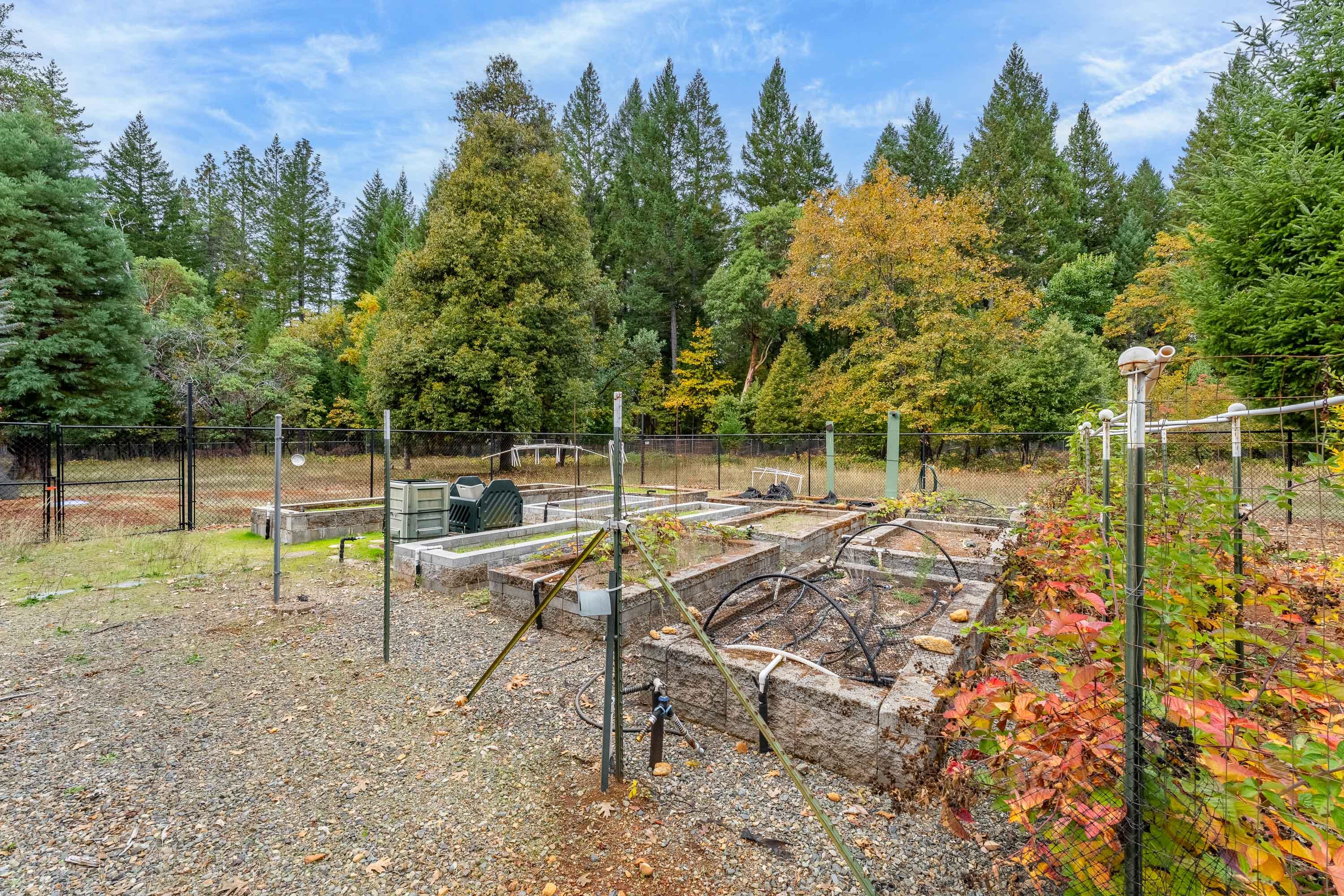 335 Cornett Lane Cave Junction, OR 97523 - Photo 44 of 55 EXT (13 of 23)