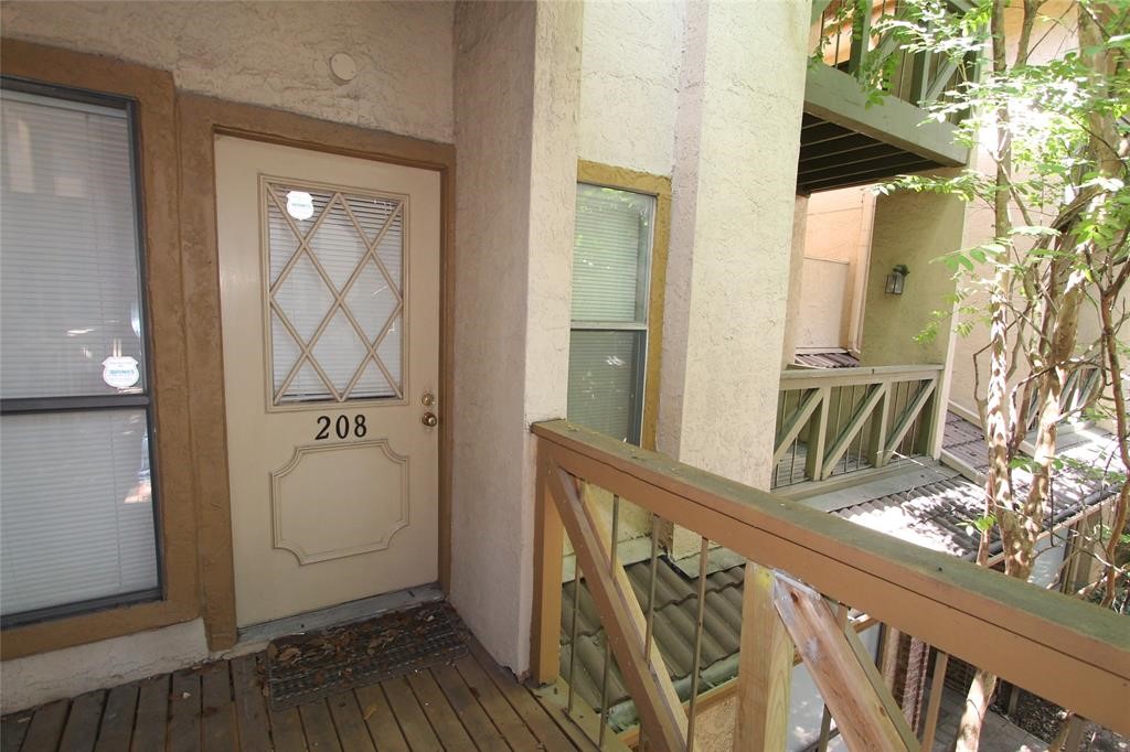 806 West 24th St Unit 208