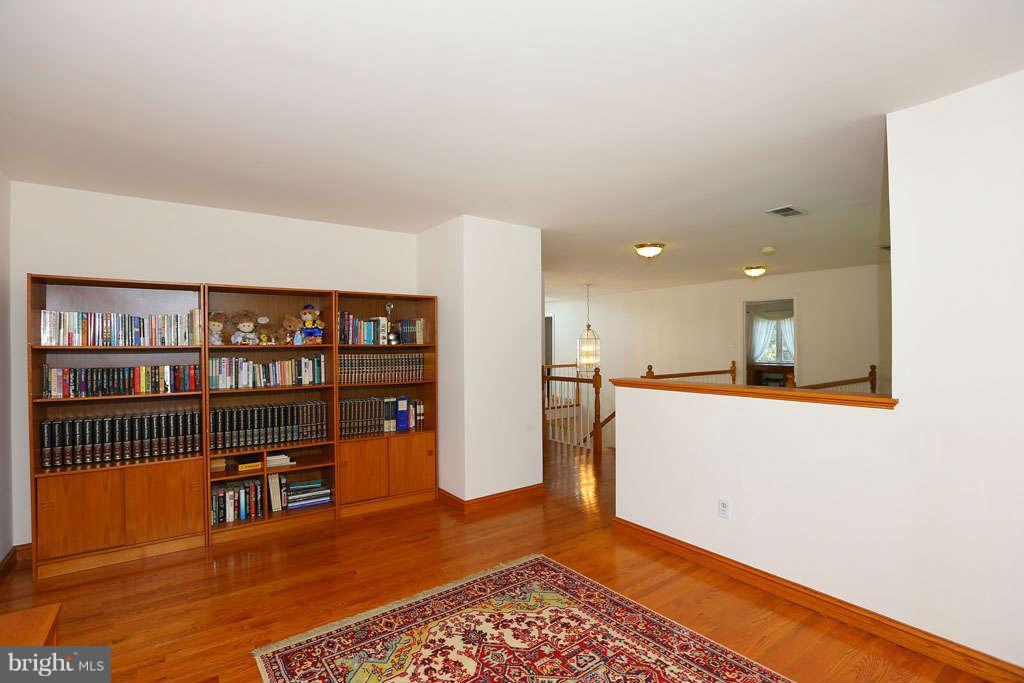12530 Falls Road Potomac, MD 20854 - Photo 20 of 27 a view of a livingroom with furniture and front door