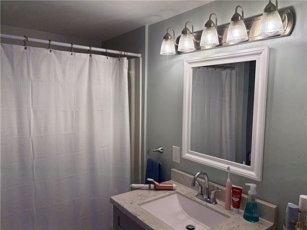 10 Robinson Street, Unit A Narragansett, RI 02882 - Photo 10 of 11
