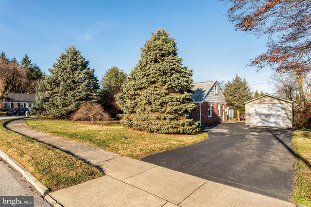 $485,000 | 22 Longwood Drive, Wayne, PA 19087
