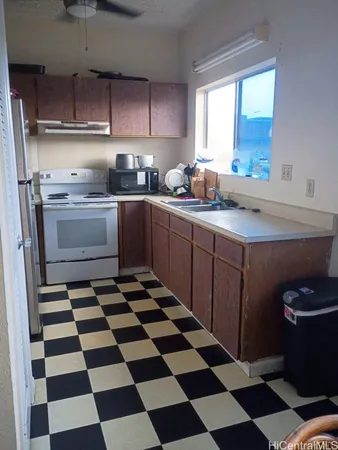 $750 | Undisclosed Address, Honolulu, HI 96817