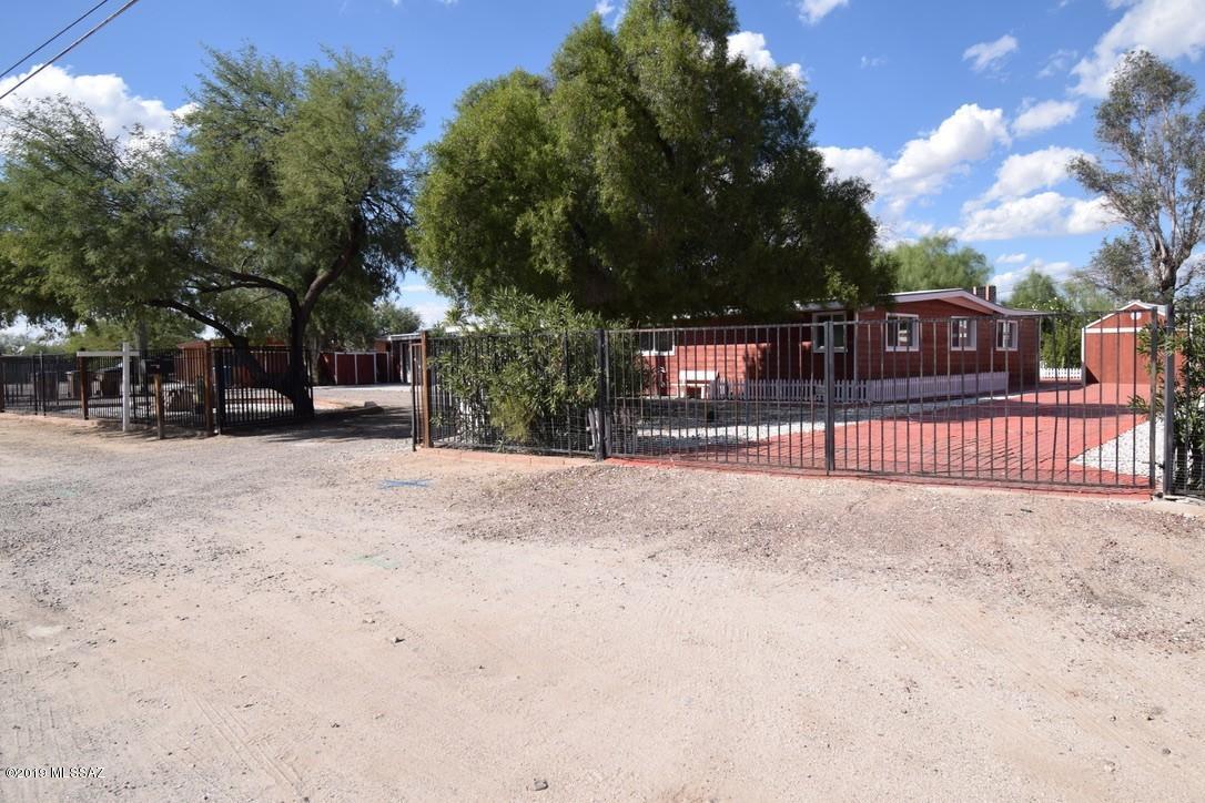 1458 West Roller Coaster Road Tucson, AZ 85704 - Photo 2 of 29 Gallery Image 2