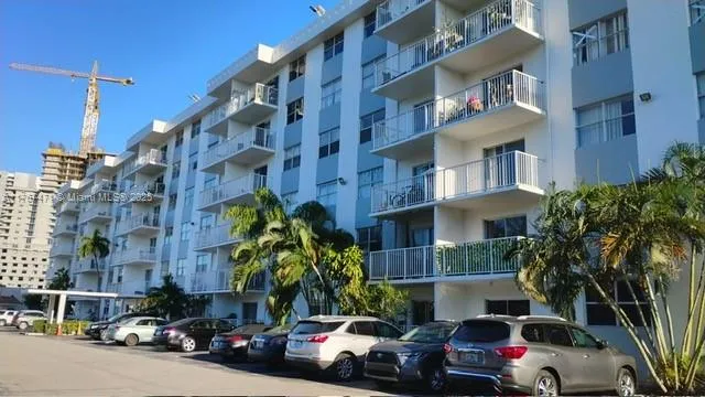 $156,000 | 16465 Northeast 22nd Avenue, Unit 114, North Miami Beach, FL 33160