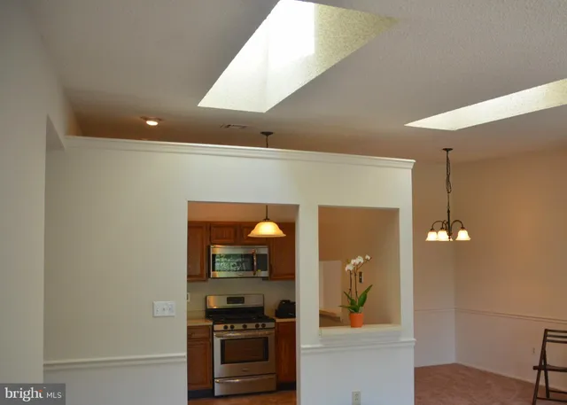 $2,250 | 74 Lehavre Court, Trenton, NJ 08619