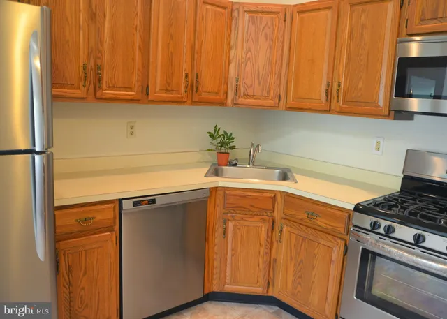 $2,250 | 74 Lehavre Court, Trenton, NJ 08619