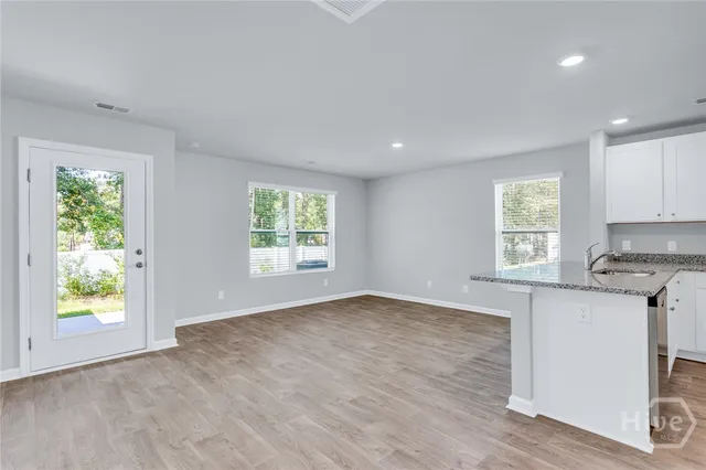 $2,000 | 173 Coneflower Road, Bloomingdale, GA 31302