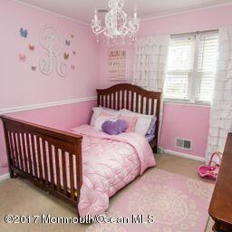 33 Woods End Road Middletown, NJ 07748 - Photo 14 of 23 Bedroom