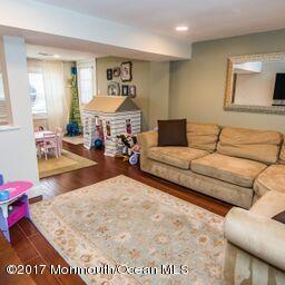 33 Woods End Road Middletown, NJ 07748 - Photo 18 of 23 Family Room