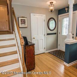 33 Woods End Road Middletown, NJ 07748 - Photo 3 of 23 Entrance