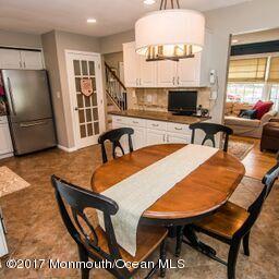 33 Woods End Road Middletown, NJ 07748 - Photo 6 of 23 Eat in kitchen