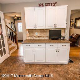 33 Woods End Road Middletown, NJ 07748 - Photo 7 of 23 Kitchen