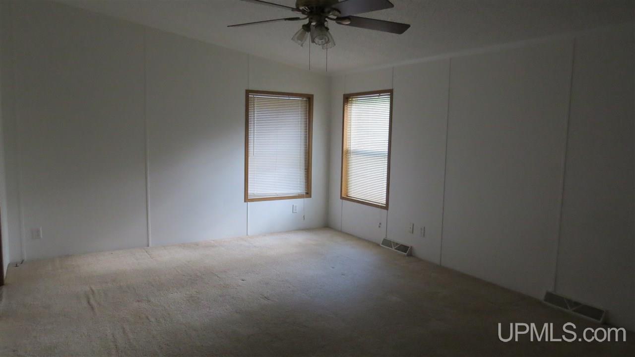 15 Tipperary Road Gladstone, MI 49837 - Photo 16 of 20 Gallery Image 16