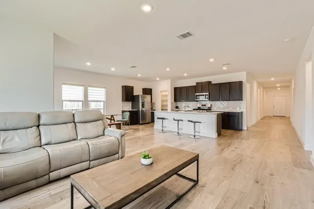 $444,900 | 1025 Bluewood Bend, Leander, TX 78641