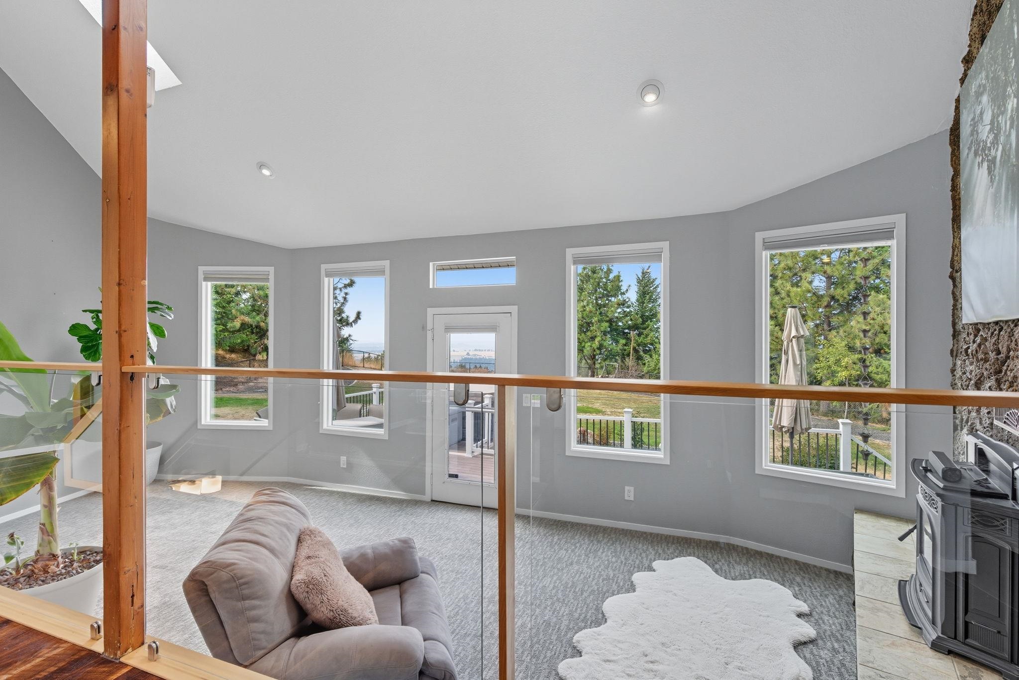 17210 Foothills Road Spokane, WA 99217 - Photo 3 of 50