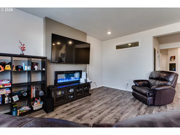 $525,000 | 2932 V Street, Springfield, OR 97477