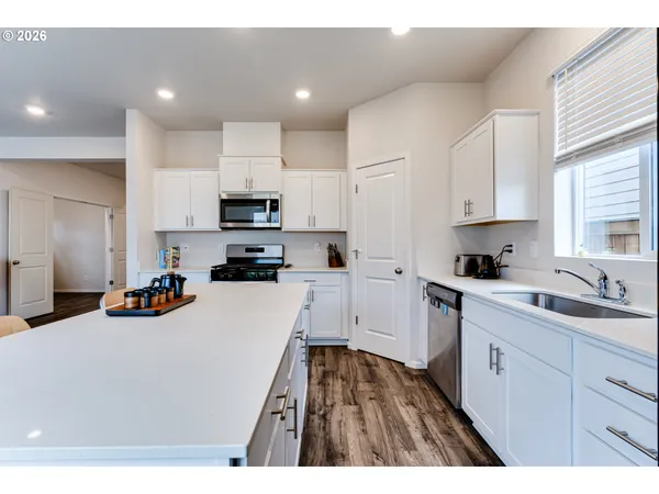 $525,000 | 2932 V Street, Springfield, OR 97477