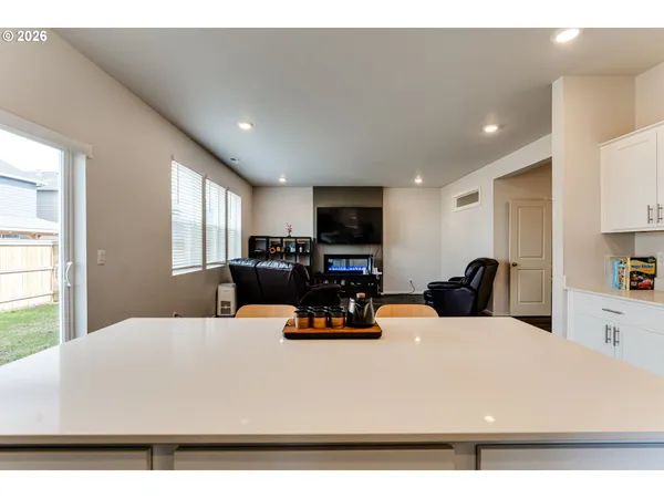 $525,000 | 2932 V Street, Springfield, OR 97477