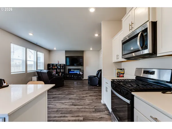 $525,000 | 2932 V Street, Springfield, OR 97477