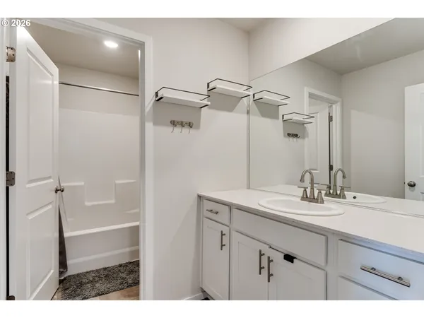 $525,000 | 2932 V Street, Springfield, OR 97477