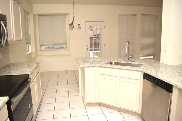 $2,650 | 4840 Park Brook Drive, Fort Worth, TX 76137